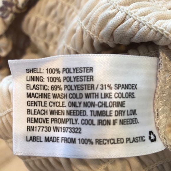 Wild Fable cream floral Off the shoulder sheer sleeve crop top size small - Picture 5 of 5